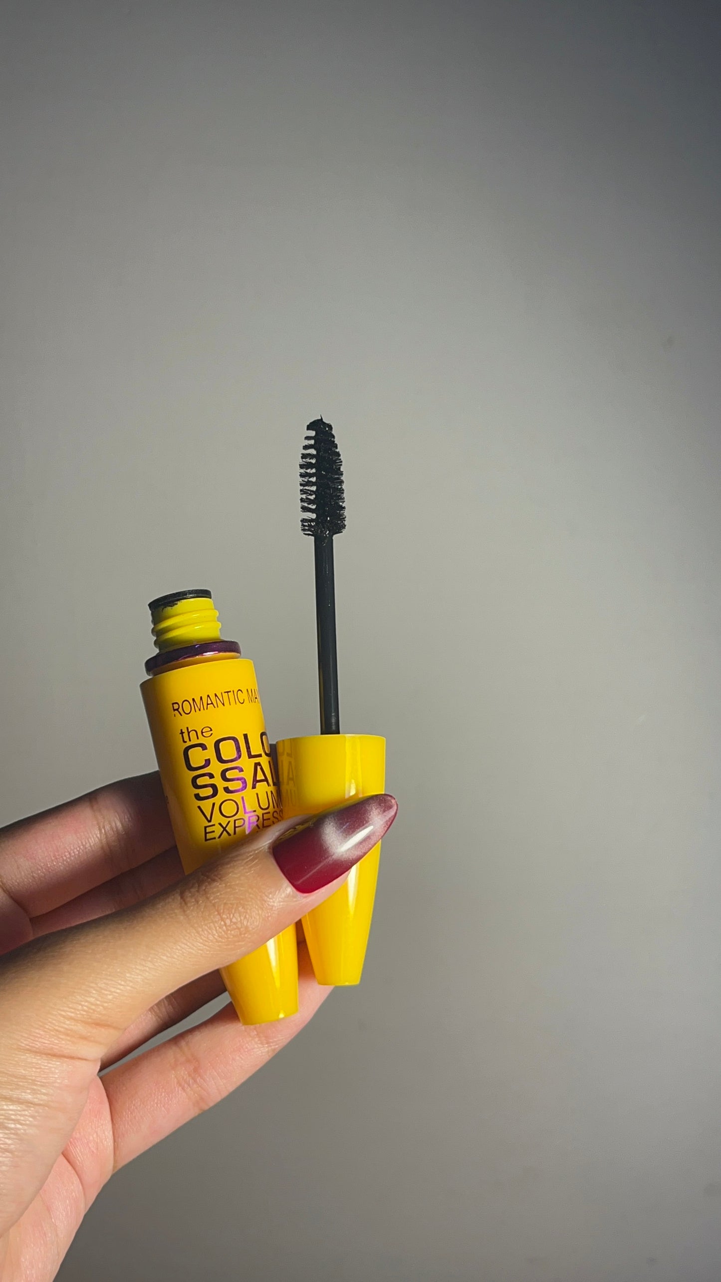 VOLUME EXPRESS Mascara