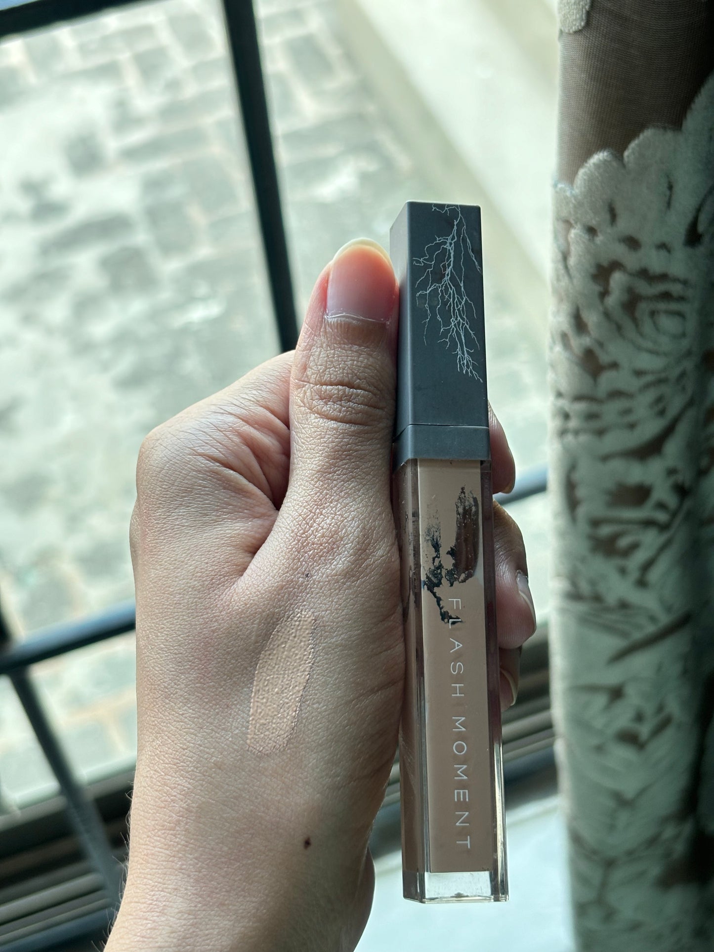 Flash Moment Liquid Concealer