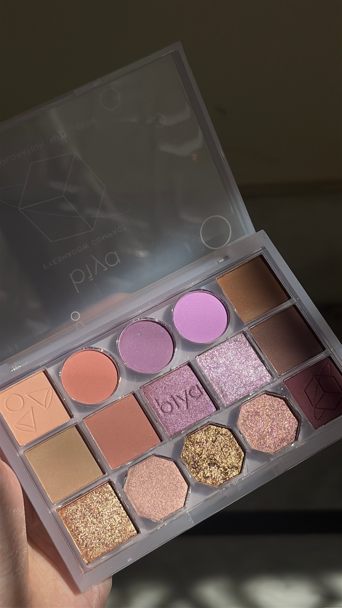 Biyaa Eyeshadow palette