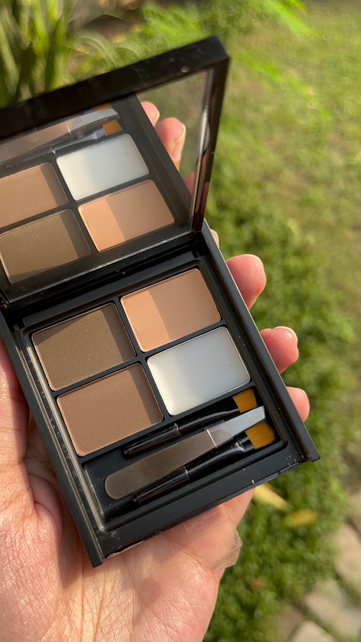 ULTIMATE BROW KIT