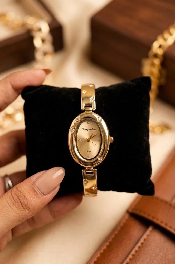 Aesthetic Vintage Sparkle Oval Gold